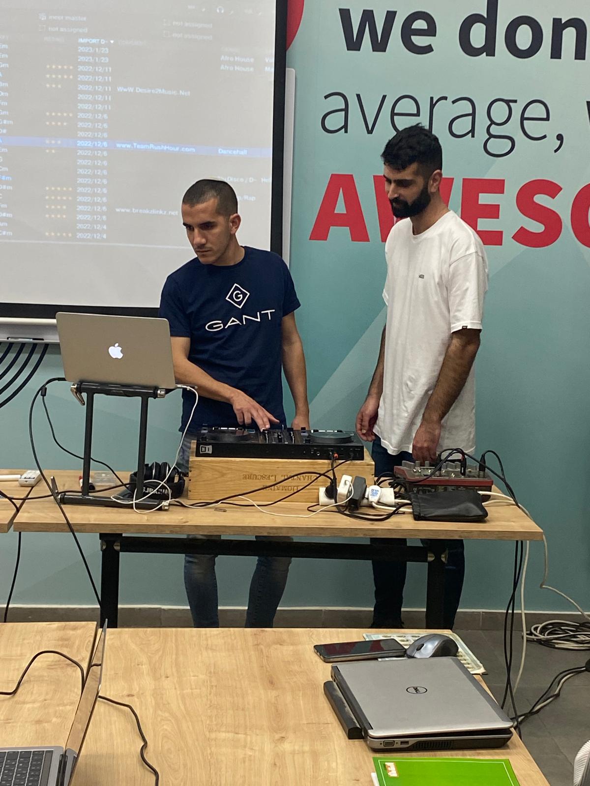 תמונה מקורית ממחזור קודם של קורס DJ — 6