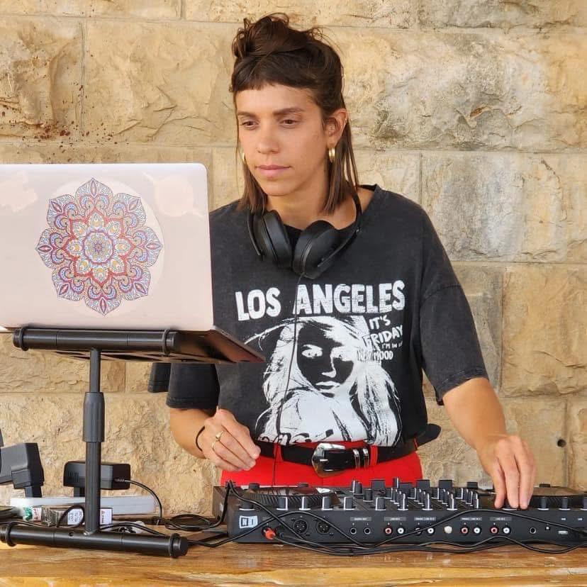 מיטל — DJ KAVA — מאחורי עמדת תקלוט